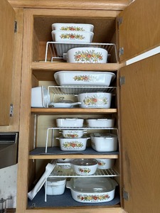 lot 85 image: Set of Vintage Corningware Spice of Life Casserole Dishes