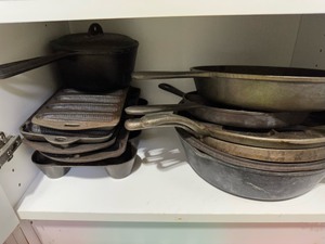 lot 206 image: Lot of Cast Iron Pans Trays Etc As Seen In Photos