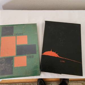 lot 19 image: Antique High School Year Books.