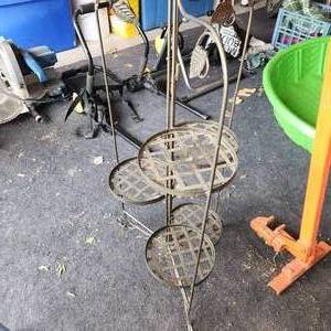 lot 428 image: Folding Metal Planter Stand.