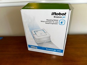 lot 160 image: iRobot Braava Jet 240 Mop