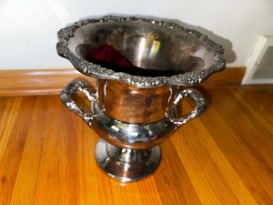 lot 165 image: Vintage Silver Plated Ice Bucket