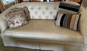 lot 12 image: Vintage Cream Sherrill Sofa Made In USA - 71 x 28 x 33  - Smoke FreePet Free Home