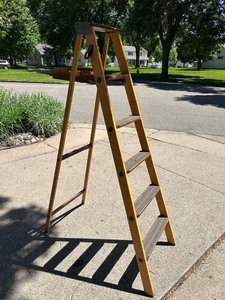 lot 309 image: Vintage Wooden 6ft Ladder