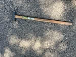 lot 317 image: Yardworks 8lb Sledge Hammer 36 Wooden Handle