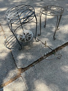 lot 318 image: Metal Planter Pot Stands