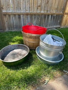lot 319 image: Assortment of Planters