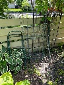lot 324 image: Lot of Various Plant Cages