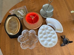 lot 71 image: Assortment of Decorative Serving TraysBowls 2