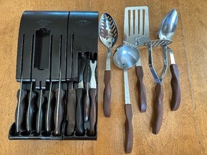 lot 79 image: Cutco Knives and Utinsels
