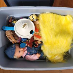 lot 122 image: Assorted Collection Of Vintage Toys