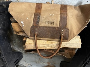 lot 342 image: Duluth Trading Wood Carrying Bag