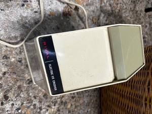 lot 365 image: Vintage Rival, Electric Ice Crusher