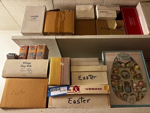 lot 242 image: Miscellaneous Easter Decorations