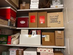 lot 243 image: Miscellaneous Christmas Decorations