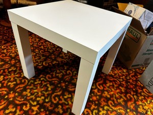 lot 385 image: Small Table