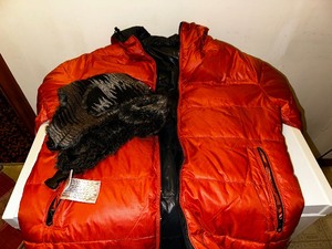 lot 389 image: Down Jacket And Hat
