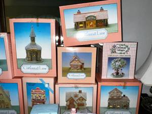 lot 124 image: Large Collection Of Cottontail Lane Easter CottagesFigures