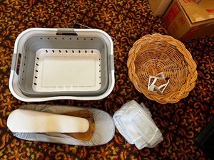 lot 238 image: Miscellaneous Laundry Items