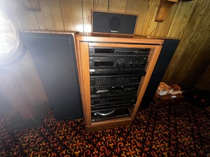 lot 207 image: Technics Stereo With Speakers