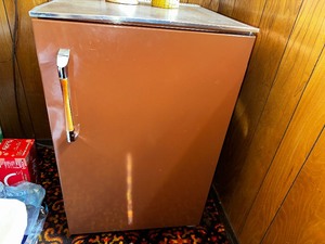 lot 230 image: 1970s Working Condition Mini Fridge