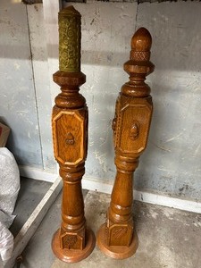 lot 256 image: Wood Carved Wooden Posts