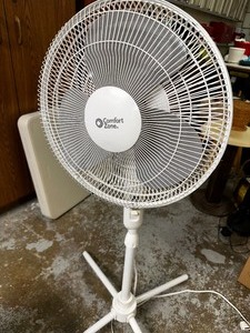 lot 261 image: Comfort Zone Fan