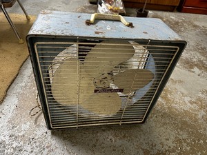 lot 282 image: Vintage Arctic Aire Fan