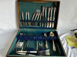 lot 24 image: SterlingStainless Wallace Sir Christopher  Flatware And Various Silber Plated Serving Pieces In JB Hudson Anti-Tarnish Silverware Chest