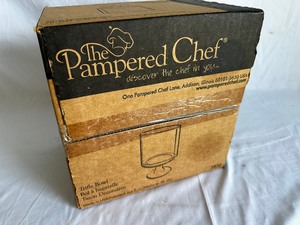 lot 28 image: New Inbox  Pampered Chef Trifle Bowl