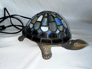 lot 32 image: Stained Glass Turtle Lamp