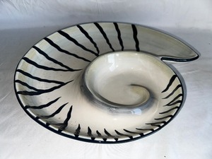 lot 39 image: Nautilus Platter Measuring 14 Inches Across