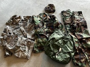 lot 47 image: USAF US Air Force Camouflage Jackets, Pants, Hats, and Small Pack
