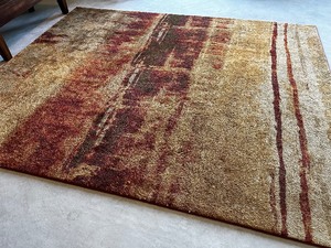lot 65 image: Area Rug Measuring 95 X 120