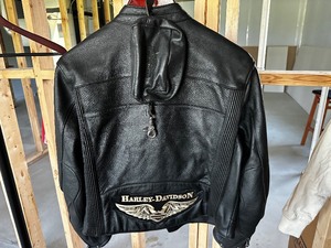 lot 80 image: Authentic New Harley Davidson Black Leather Jacket with Harley Davidson Patch Size L