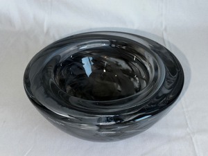 lot 7 image: Vintage Glass Bowl By Anna Ehrner For Kosta Boda  1970s. Measuring 7 Diameter By 3 12 Tall