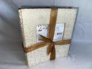 lot 9 image: Set Of Two Photo Albums. Each Album Holds 200 Photos. New