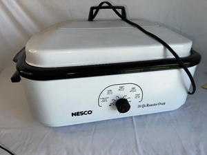 lot 11 image: Nesco 18 Quart Roasting Oven. Like New