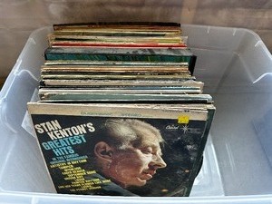 lot 21 image: Bin Of Vintage Albums Vinyl Records From Jukebox Saturday Night To Manhattan Transfers To Tony Bennett & More