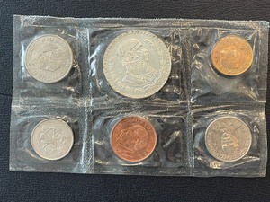 lot 13 image: Mexican Coin Collection