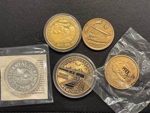 lot 197 image: Memorial Coins