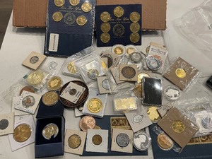 lot 200 image: Coins, Tokens, Medallions