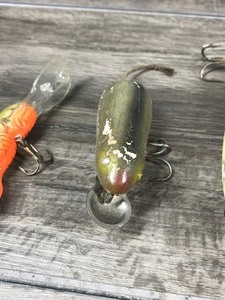lot 221 image: 5 Vintage Fishing Lures
