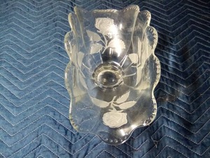 lot 180 image: Frosted rose basket bowl- Could be lead crystal, no markings