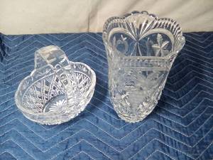 lot 176 image: crystal vase and basket
