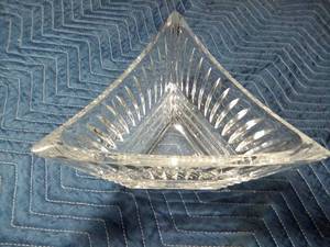 lot 166 image: Heavy triangular shaped dish