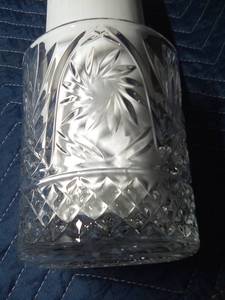 lot 163 image: Heavy crystal piece