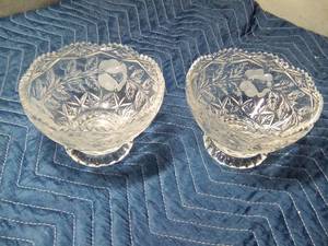 lot 157 image: 2 Matching floral compote bowls