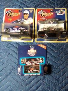 lot 118 image: 2 Dale Earnhardt and 1 Dale Earnhardt Jr. Winners Circle die cast collectables