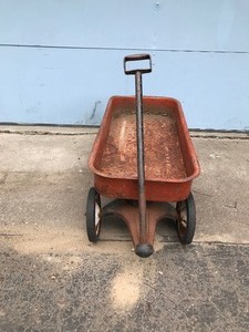 lot 353 image: Vintage Radio Flyer Metal Wagon